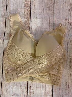 2 Lace-Trim Wireless Bralette in Light Beige